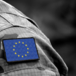 Uniforme militaire avec écusson européen